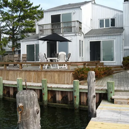 Gorgeous Waterfront Home with Spectacular Views! Book Your Getaway Now!