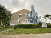Bayfront, Sleeps 10, Boat Slip, 3 Br/2.5 Bath, Main Pool Open after Labor Day - 4-Star