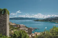 VILLACASTELLOPORTOVENERE WITH LARGE GARDEN AND MEMORABLE SEA VIEW - 4-Star