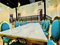 Luxury Downtown Home • 4BR • 5 Bath • Sleeps 10. Near Lake Martin