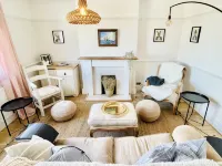 * Fisherman’s Cottage * with River Views Hotels in Appledore