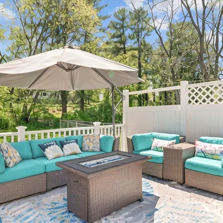 Yellow Bird Cottage - Cozy home minutes from Radford University, with large deck