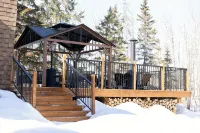 Rustic Cabin with glamour. Private, mature trees & close to provincial park - 3-stjärniga