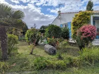 Maison Avec Jardin au Centre de L'île à Proximité des Attractions et Plages - Homestays