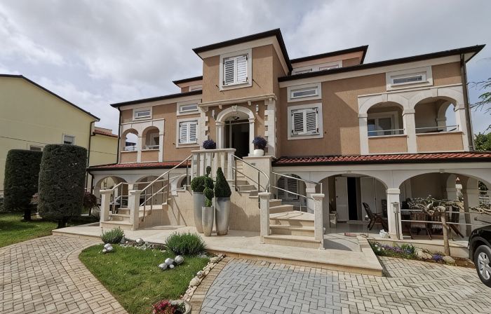 Vacation apartment Torana in Funtana with pool