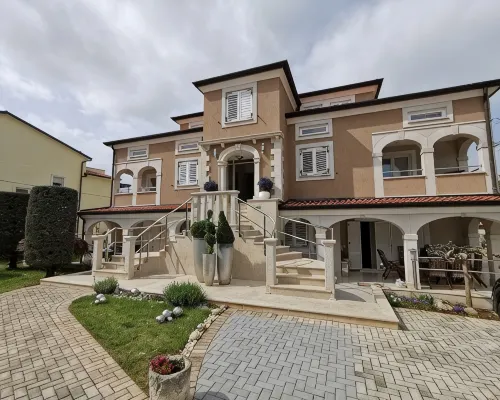 Vacation apartment Torana in Funtana with pool Hotels in Funtana