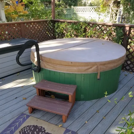 Romantic & private cabin on Rogue River, 1 hr from Crater Lake