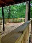 Secluded 2 bedroom cabin near Lake Jackson.