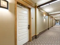 Amazing Unit!  Sleeps 5. Swim or Ski out your front door. On site at Silver Mt. Hotels in Kellogg