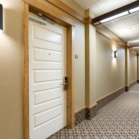 Amazing Unit! Sleeps 5. Swim or Ski out your front door. On site at Silver Mt.