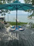 Charming Vintage Lake Cottage - シャレー