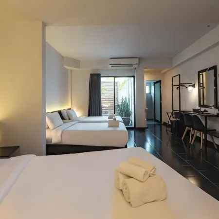 iSilver Hotel Отели рядом с достопримечательностью «Храм Ват Шри Супхан»
