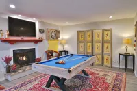 Cliff’s End • Ski & Golf Views • Fire Pit • Game Room