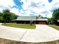 Spacious log cabin for country getaway Hotele w: Freestone County