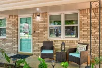 Home Away from Home with Amenities & Private Fenced Yard. Walking Distant to OSU - Wi-Fi