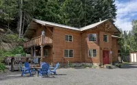 Cozy Cabin on the “Shadowy St Joe”