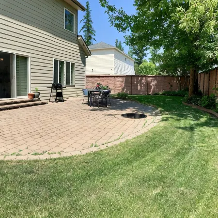 Spacious, Clean Home in Town w/ King En Suite & Hot Tub