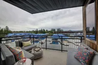Waterfront Loft in the Heart of Sandpoint - Boutique