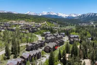 Winter Wonderland! Luxury Mountain Haven, Ski, Board, Snowshoe, Tube & Soak!