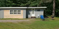 Cabin on the Eagle River Chain! Boat dock slip! Kayaks! Firewood for bonfires! - 무료 와이파이