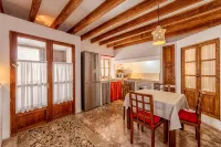 HOUSE WITH CHARM AND PARKING IN THE CENTER OF ARTÁ, SMALL POOL AND SOLARIUM
