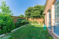 Luxury 3 bedroom residential home in Frisco - Bungalows