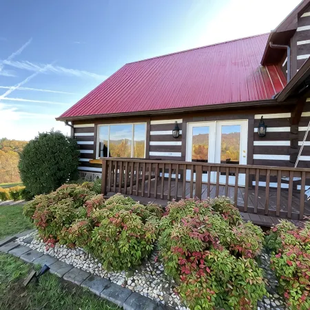 Cabin Guest Suite Retreat ft Million Dollar View!