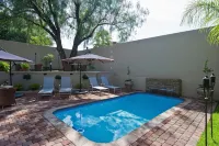 Montebello Guesthouse - Bed and Breakfasts