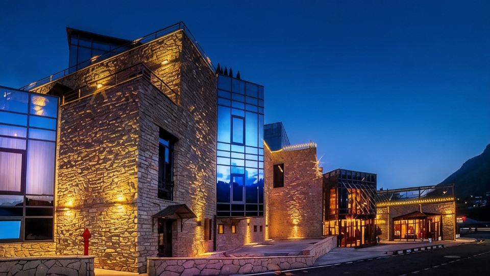 Porta Caucasia Kazbegi