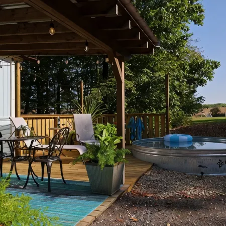 Couples Romantic Country Bungalow, Private, Stock Tank Pool, Birds, Wildlife
