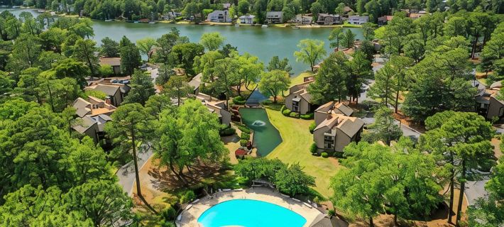 Lakefront Pinehurst Condo 2BD/2BA - 237 - With Community Pool Access Hotels in Pinehurst