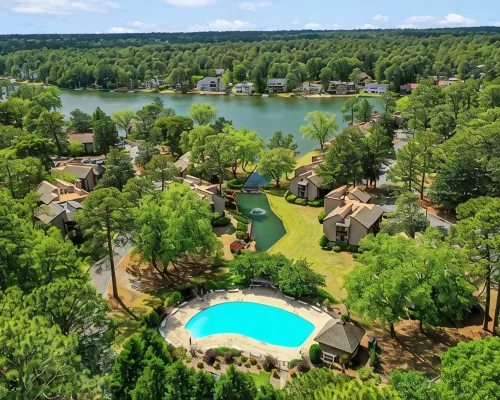 Lakefront Pinehurst Condo 2BD/2BA - 237 - With Community Pool Access Hotels in Pinehurst