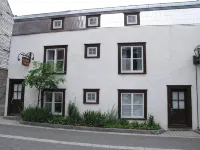 Au Petit Hôtel - Bintang 2