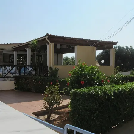 Mareva Apartments