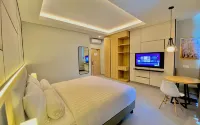 Front One Premier King Hotel - Bares