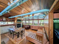 Cozy, quiet, and Lakefront Cottage in phenomenal Gravois Mills with AC, WiFi - Homestays