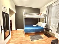 Studio 424 - Hostels