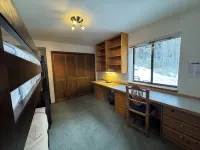 House + Studio: Private Forest Retreat, Near Skiing, Beach, Downtown, and Trails - 발코니