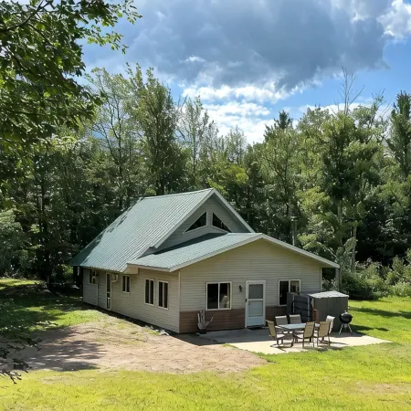Charming 3-bedroom home in beautiful Ojibwa