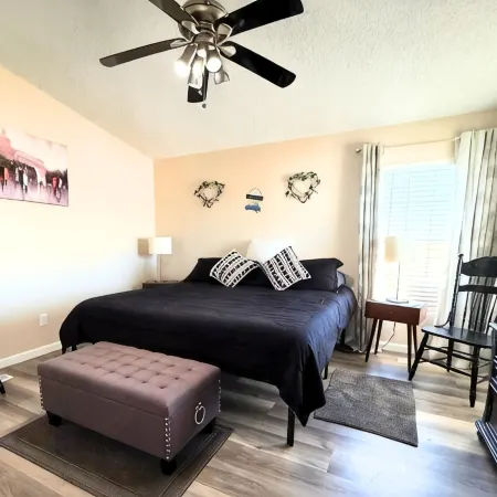 Death Valley/Las Vegas - Pahrump Vacation House #1, Book Readaways-Healthy Mind