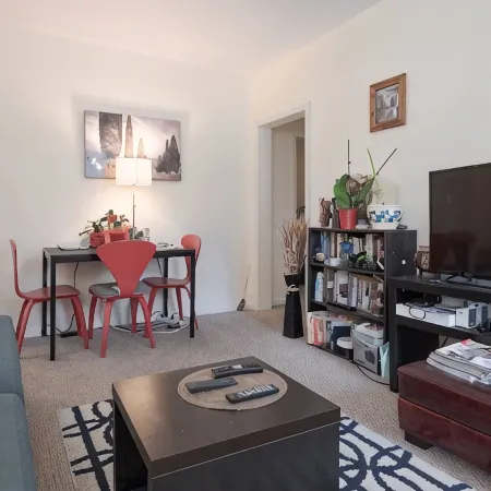 Spacious Roland Park Apt near Hopkins