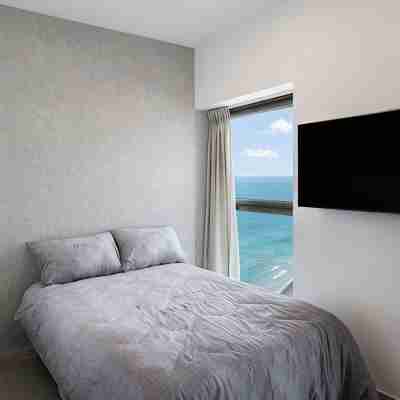 Ocean view mini penthouse on the 30th floor Rooms
