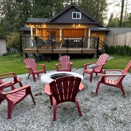 Fun cottage with hot tub, pool table, game room, and a huge deck.