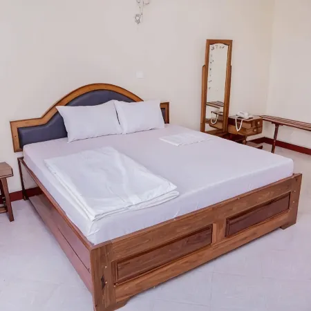 Kilimanjaro Crane Hotel