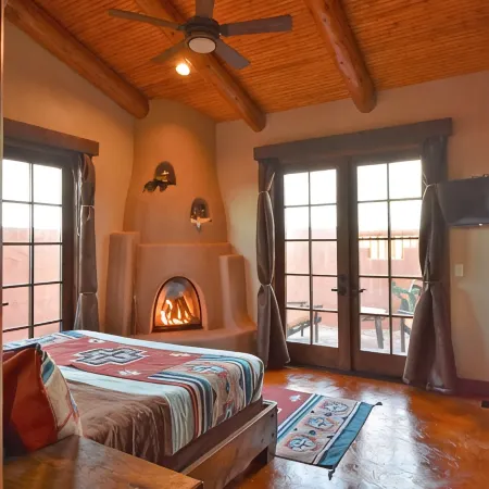 CUSTOM BUILT STUNNING Home Towering above the Colorado River/Lake Pow