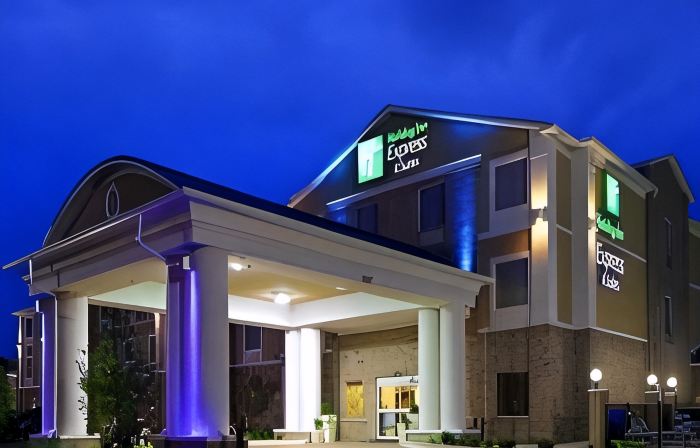 Holiday Inn Express & Suites CLEARFIELD by IHG