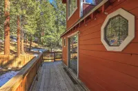 Modern 3Br Condo with Hot Tub, EV, High-End Coffee Machine & 10 Min Walk to Lake - Wi-Fi