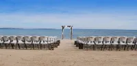 Mackinaw Beach and Bay Inn & Suites