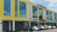 East Sun Hotel Sekinchan - parking