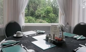 Ashwood Hotel